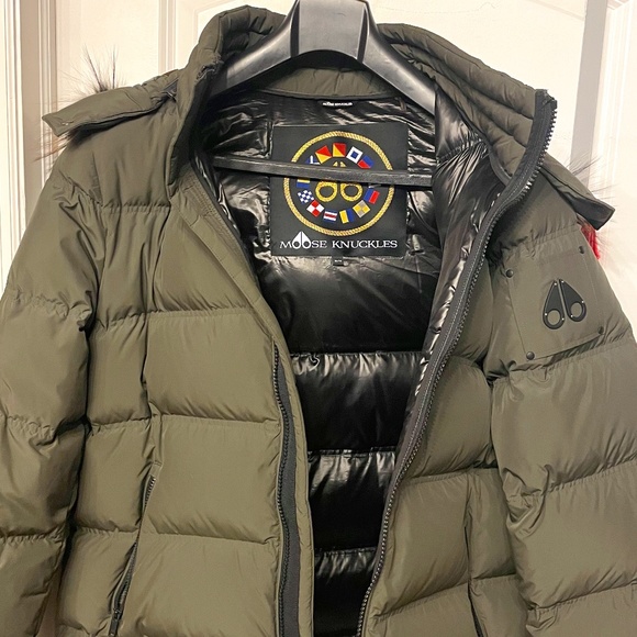 Moose knuckles jacket with red fox fur on hood